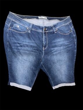 Women’s size 18 W royalty jean shorts